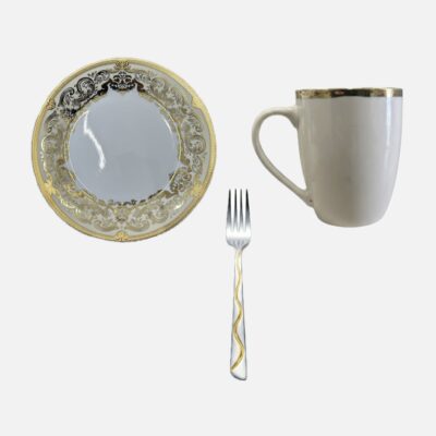Set Farfurie întinsă ceramica 20cm + Cana ceramica 300ml + Furculita Auriu